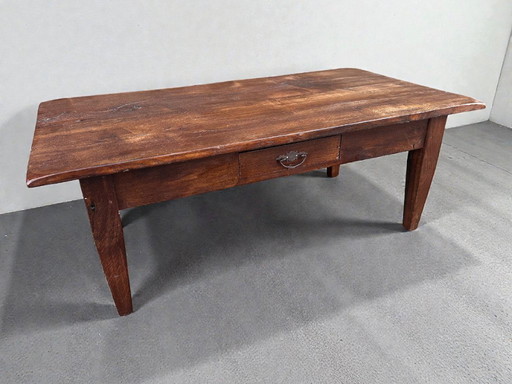 Classic solid wood coffee table - character and craftsmanship