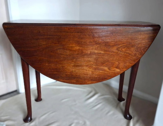Image 1 of Authentic 18thc Georgian Oval Mahogany Gate-leg Drop-Leaf Dining Table / Pad Feet