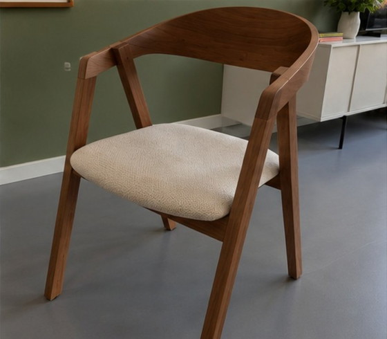 Sav & Okse Set da pranzo, Tavolo Rotondo in Legno & 4 Sedie, Tessile, Beige (foto 4 di 5)