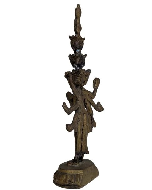 Vuurvergulde bronzen Avalokiteshvara – Tibet, 18e–19e eeuw – Beeldhouwkunst (photo 6 of 12)