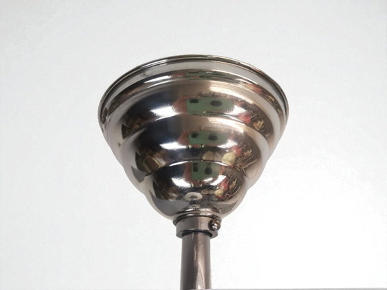 Image 1 of Ovale Art Deco Hängelampe aus weißem Opalglas