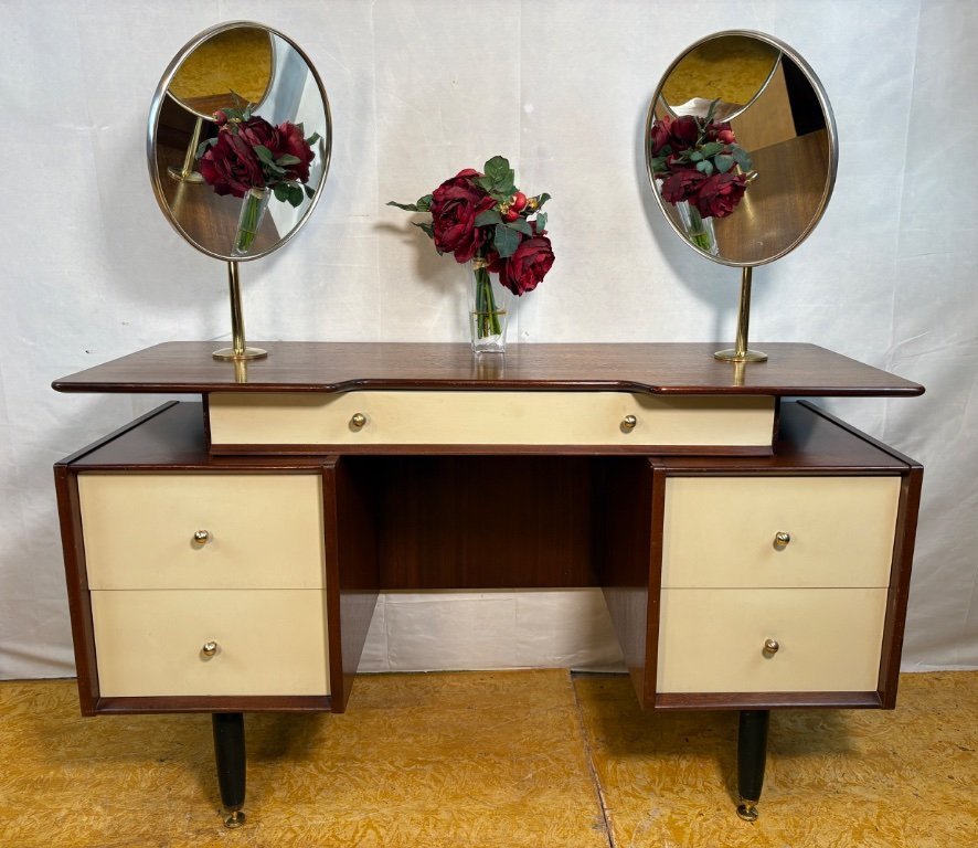 Mid-Century Retro Vintage Teak Dressing Table by G Plan – “White China” Librenza Range 1950 Golden Maker’s Mark • Italian Desig