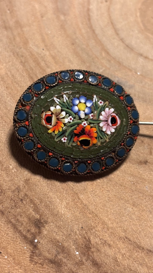 Set van drie brosse, victoriaanse, Italiaanse style. 