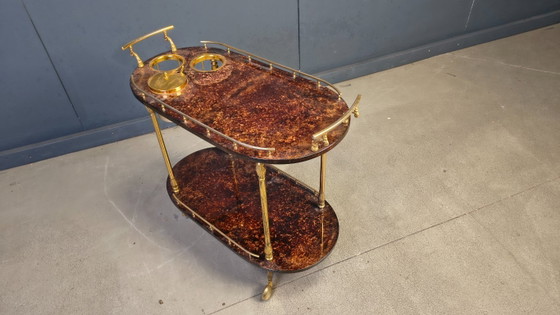 Image 1 of Carrito de bar italiano de piel de cabra lacada/pergamino, diseñado por Aldo Tura en la década de 1960.
