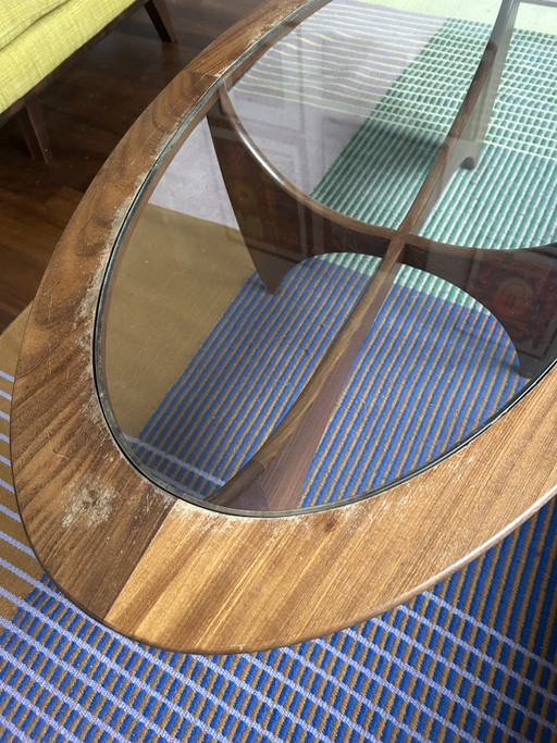 G-Plan Astro Oval Coffee Table – salontafels, Wood (photo 2 of 5)