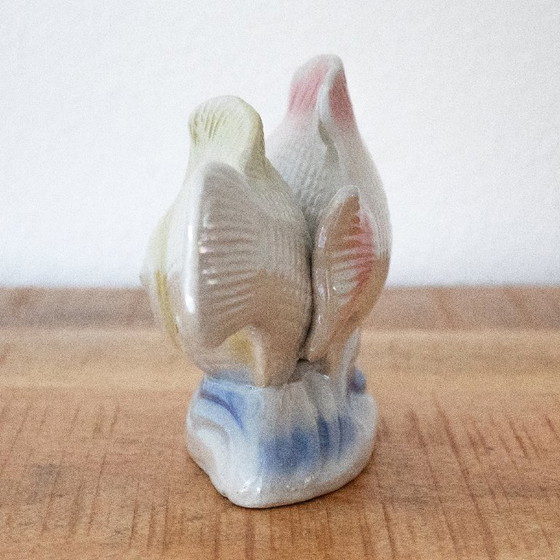 Image 1 of Retro Kitsch Vintage Vissenbeeldje, Pastelkleurig Porselein
