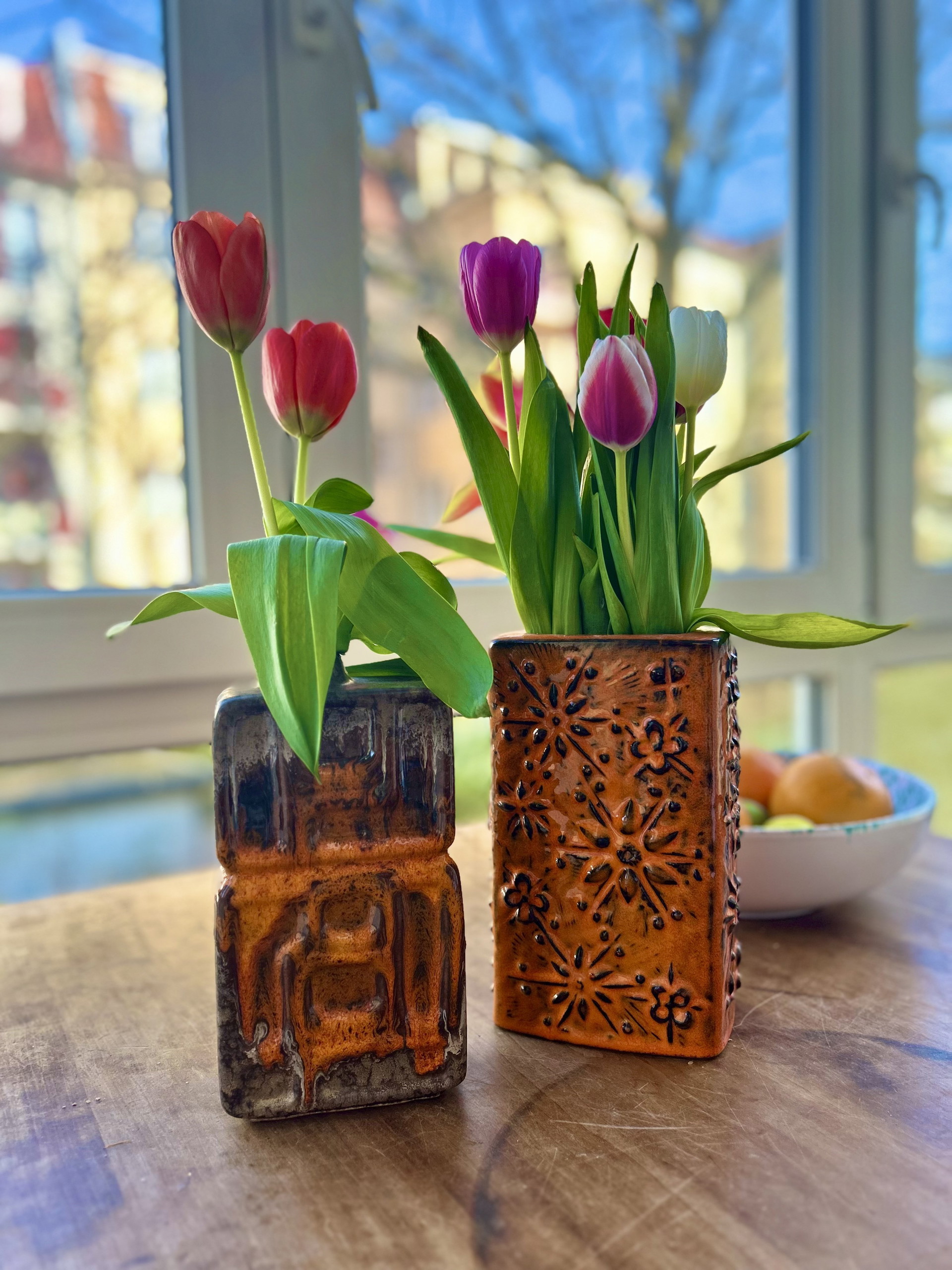 East & West German Pottery (Fat Lava) 本 A pair of vases from