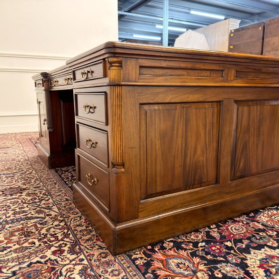 Groot Klassiek Engels Chesterfield Bureau Partnerdesk – Schreibtisch, Leder, Holz (photo 8 of 21)