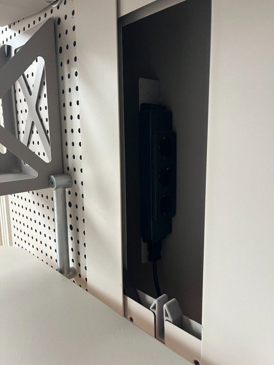 Image 1 of Vitra Ad-hoc-Monowandsystem