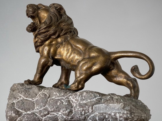 KRAKOWKI — León rugiendo sobre su roca, importante Esculturas de bronce artístico y roca (28,3 kg) – Stone (photo 10 of 21)