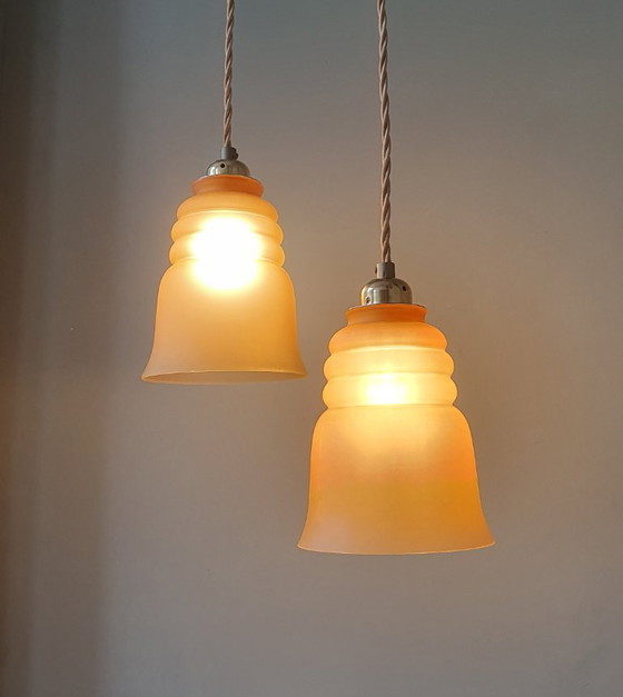 Image 1 of Set Vintage franse hanglampen in klokvorm - gekleurd glas.