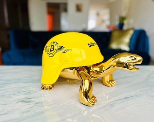 Sculpture de tortue Bitcoin pop art, statue de luxe en or unique
