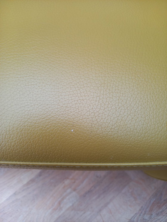 Image 1 of Conjunto sillón Leolux + 2 taburetes Tamtam