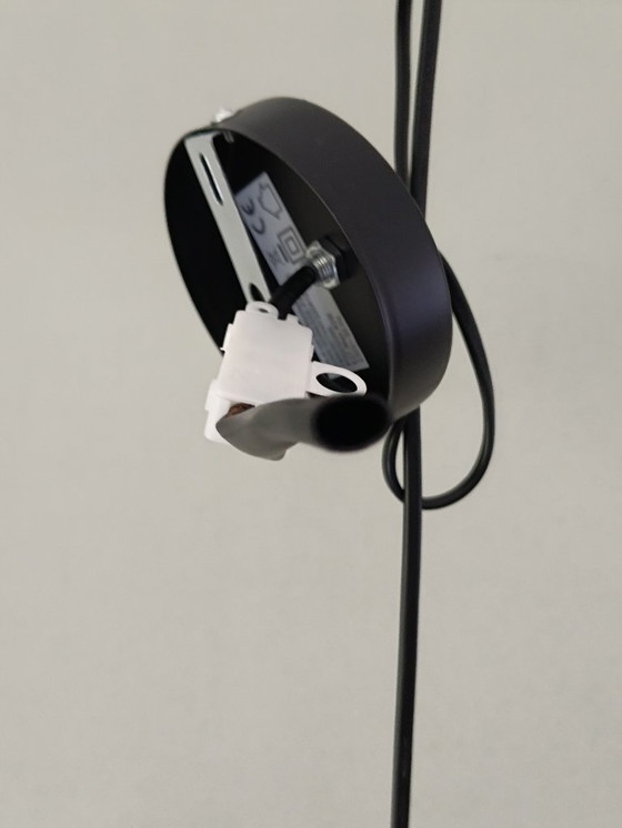 Image 1 of Paire de lustres en pâte de verre blanc et doré