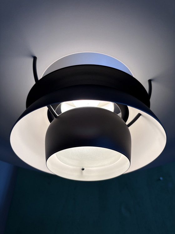 Image 1 of Louis Poulsen PH5 Neues Modell Monochrom