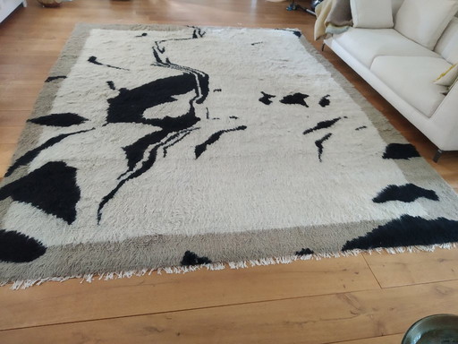 Beautiful new Zakaria designer rug