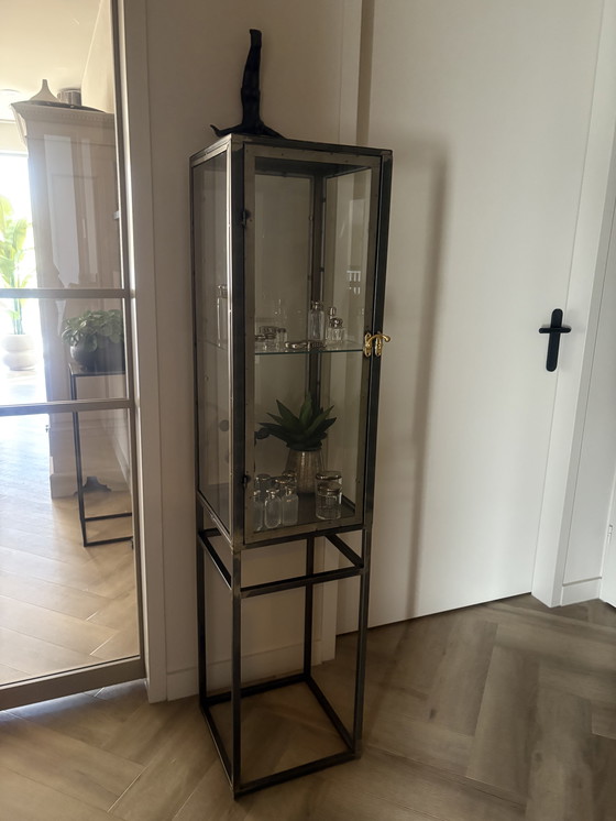 Image 1 of Mooi vitrinekastje met aan vier zijden glas