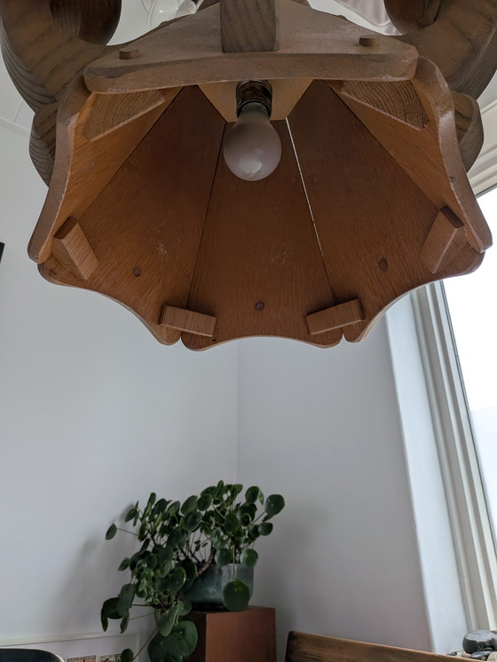 Image 1 of Vintage eikenhouten brutalistische kroonluchter uit de jaren 70