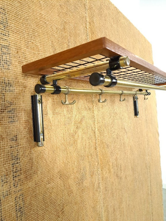 Image 1 of Appendiabiti Habo dalla Svezia in oro con legno di teak, n. 8