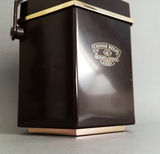 Image 1 of Zeldzame vintage Chivas Regal whisky design bruin/goud luxe ijsemmer + tang 1980's