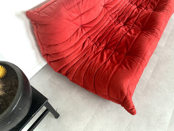 Lignet Roset Togo 3-Zits Goya Rood – Ligne Roset, Banken, Textile (photo 3 of 7)