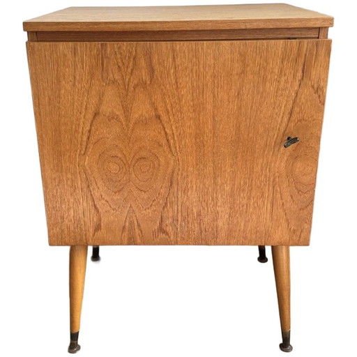 Vintage Naaimachinekastje Met Klaptop Op Slanke Pootjes