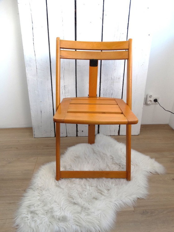 Image 1 of Sedia pieghevole a 3 gambe