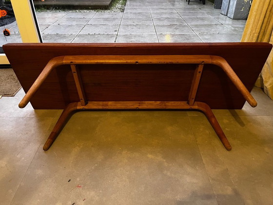 Image 1 of Table basse en teck, design danois, milieu du siècle