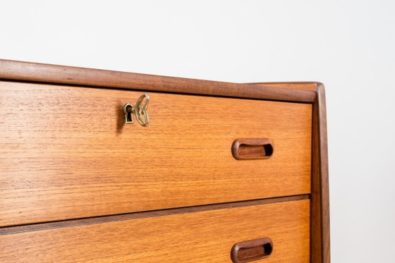 Image 1 of Cassettiera scandinava in teak, anni '60, stile Mid-Century Modern.