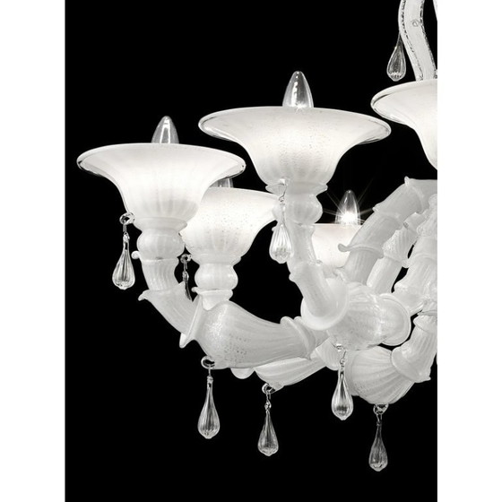 Image 1 of Weißer venezianischer „Ca’ Rezzonico“-Kronleuchter aus Muranoglas mit klaren Glastropfen
