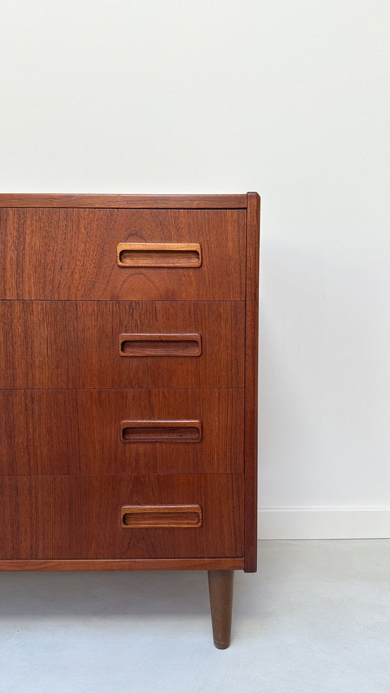 Image 1 of Commode vintage danoise en teck à 4 tiroirs