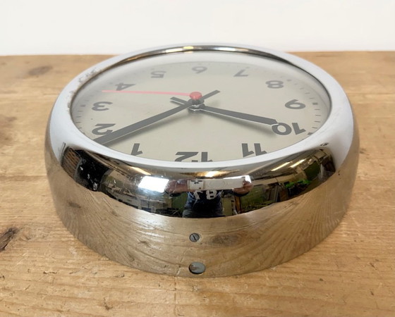 Vintage Wall Clock from PRAGUR, 1940s – Glass, Chrome (photo 13 of 19)