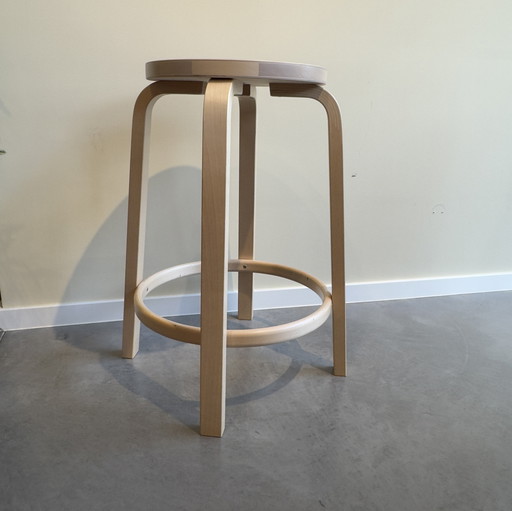 Tabouret de bar Artek 64