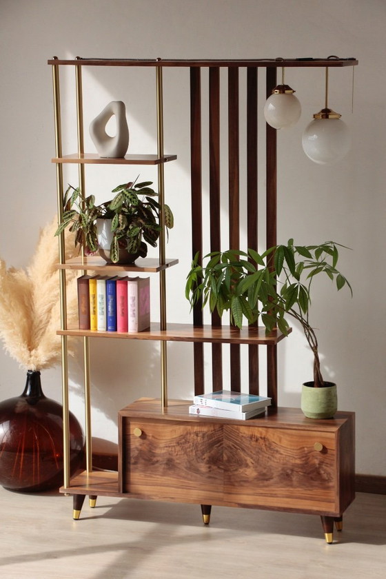 Image 1 of Divisorio per ambienti illuminato - Noce e ottone