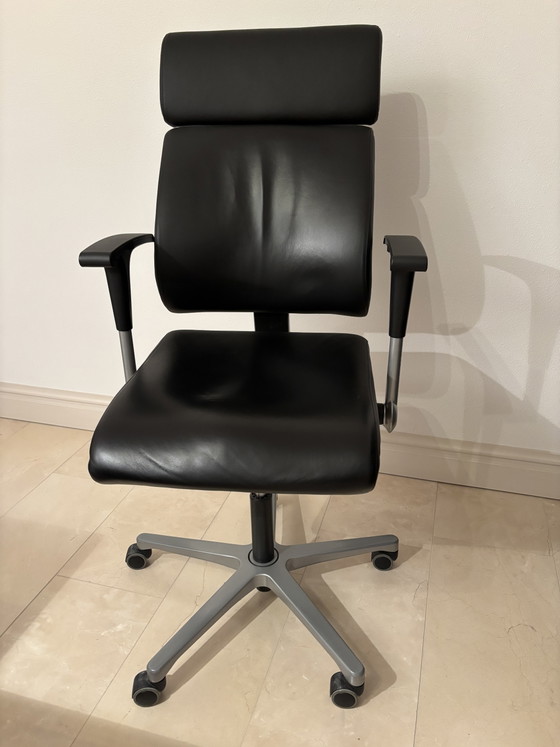 Ahrend Centennial by Frans de la Haye – Office chairs, Leather, Metal (photo 5 of 7)