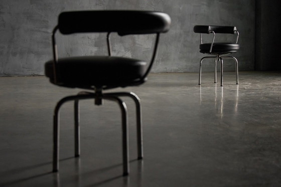 Image 1 of LC7 Stühle von Charlotte Perriand, Le Corbusier und Pierre Jeanneret für Cassina, Italien, 1980er Jahre
