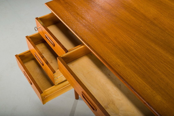 Image 1 of Mid-Century Modern Dänischer Teakholz-Schreibtisch, 1960er Jahre