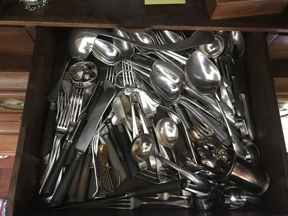 Image 1 of Mooie klassisches Eichenbuffet/Leinenkast