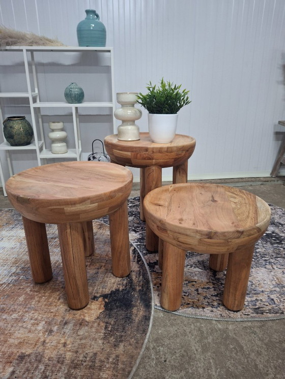 Image 1 of Set di 3 tavolini da caffè in legno massello di acacia, nuovi