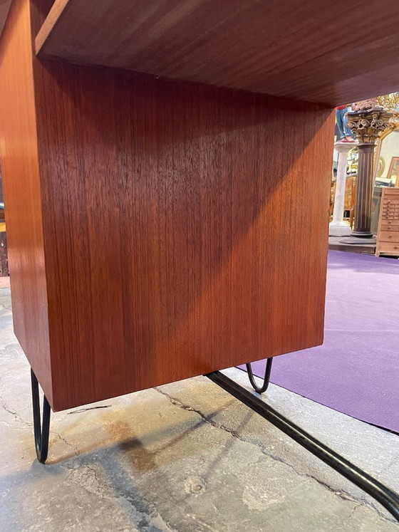 Image 1 of Bureau vintage années 1960