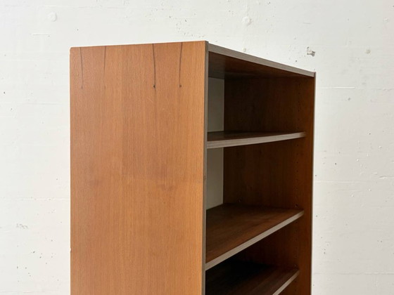 Image 1 of Estantería de mediados de siglo con compartimento abatible, años 60/70.