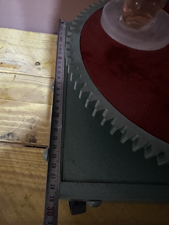 Image 1 of Zeldzame mechanische displaystandaard van Jean Paul Gaultier Parfums – Le Male Classique