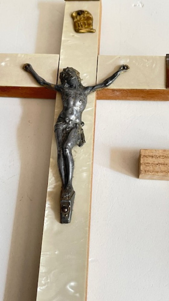 Paire Crucifix Vintage – Décorations murales, Plastic, Metal (photo 6 of 17)