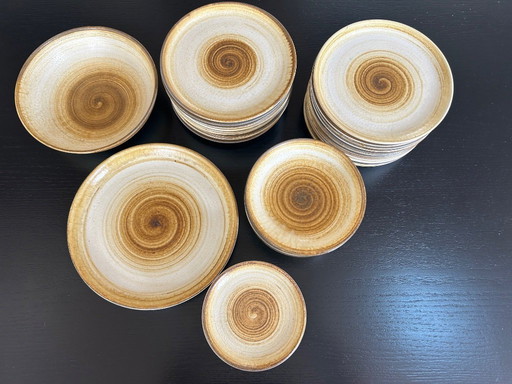 Longchamp 42-piece stoneware dinner service