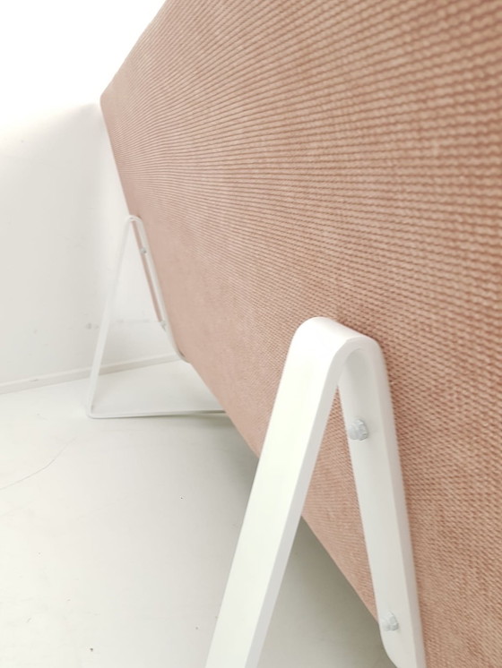 Image 1 of Vintage roze Artifort Kho Liang Le tweezits bankje | bank