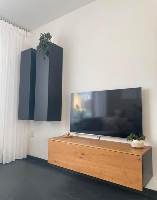 Mobili e mobili per TV del marchio Tori