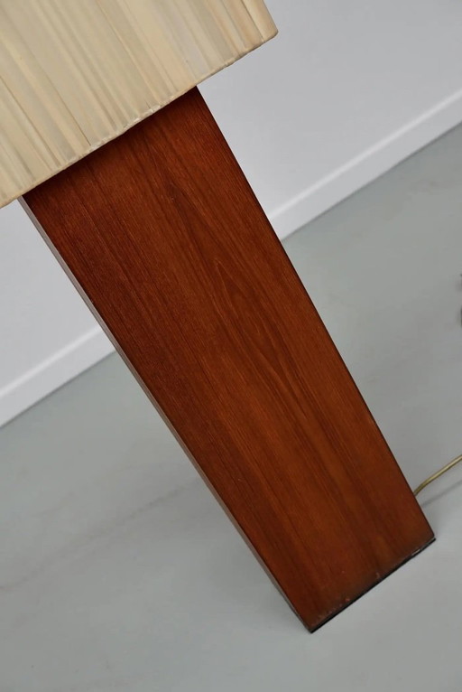 Grote vintage teakhouten vloerlamp met vierkante beige kap, jaren 1960/70