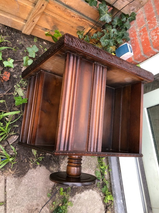 Image 1 of Vintage boekenmolen draaibaar met verlichting - rokers kastje