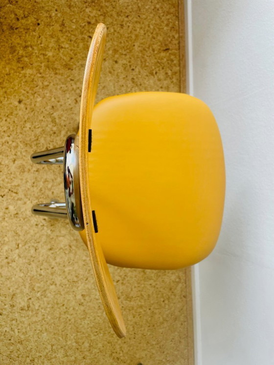 Image 1 of Chaise de bureau pivotante de style rétro vintage