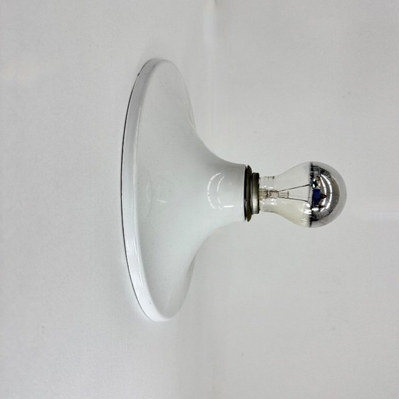 Image 1 of Mid Century Design Wandleuchte aus weißem Aluminium, 1970er Jahre